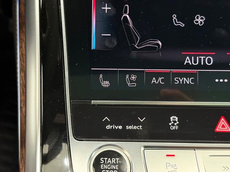 Audi Q7 Vehicle Image 14