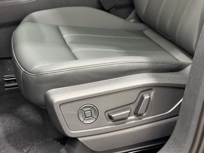 Audi Q5 Vehicle Image 24