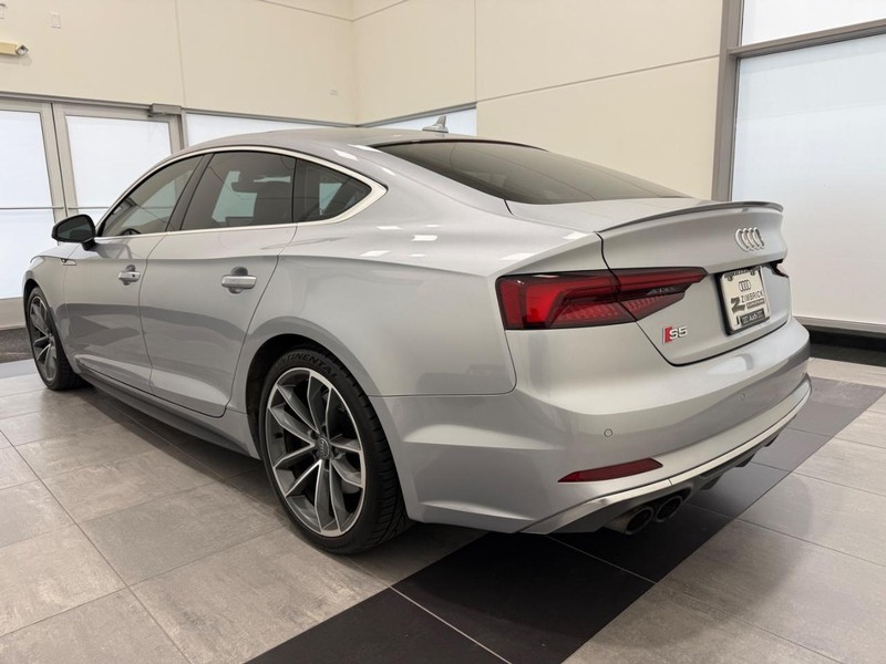 Audi S5 Sportback Vehicle Full-screen Gallery Image 04