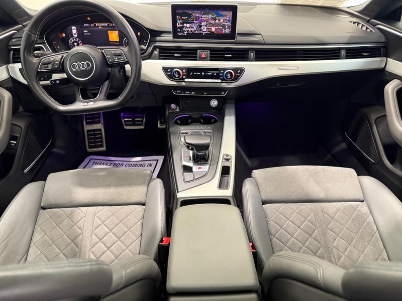 Audi S5 Sportback Vehicle Full-screen Gallery Image 12