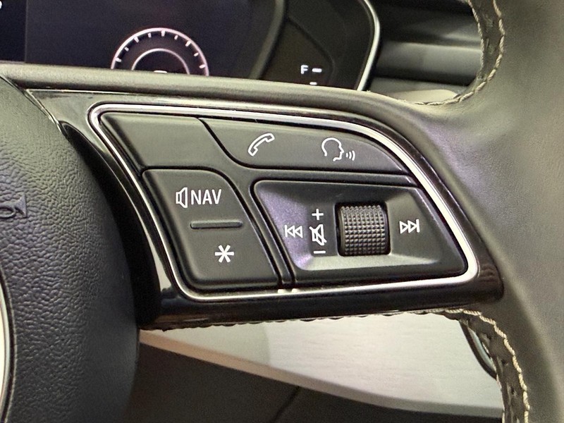 Audi S5 Sportback Vehicle Full-screen Gallery Image 15