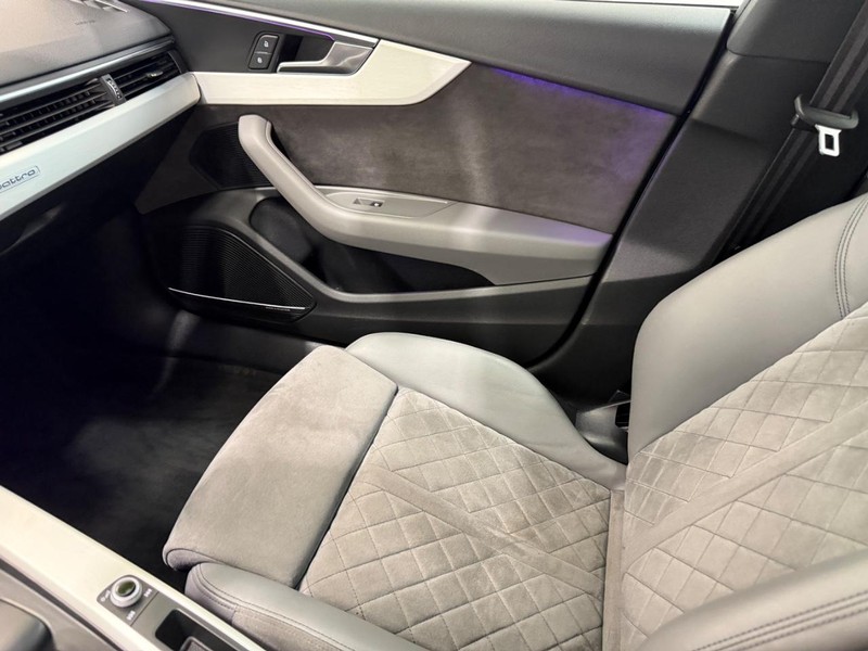 Audi S5 Sportback Vehicle Full-screen Gallery Image 22