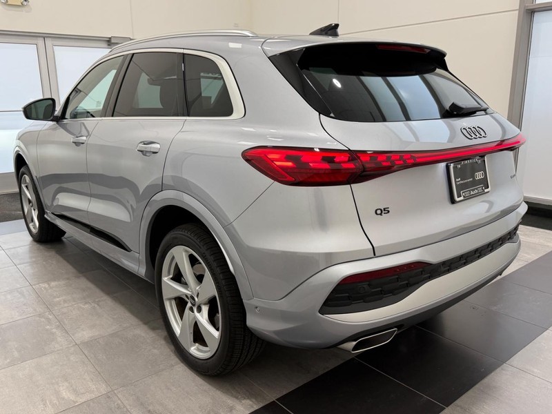 Audi Q5 Vehicle Full-screen Gallery Image 04