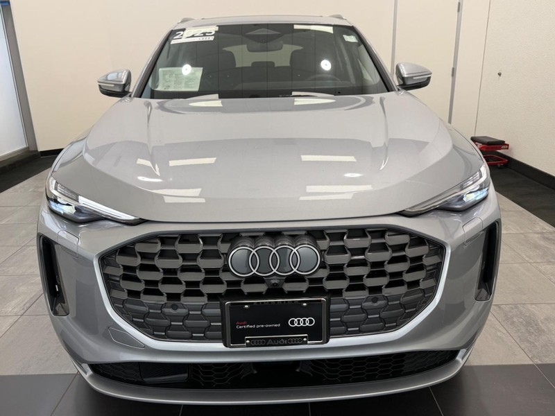 Audi Q5 Vehicle Full-screen Gallery Image 08