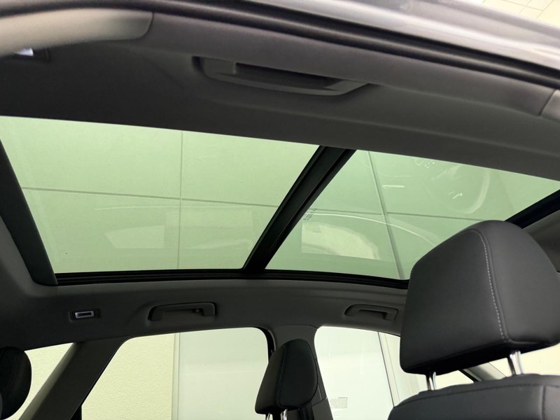 Audi Q5 Vehicle Full-screen Gallery Image 10