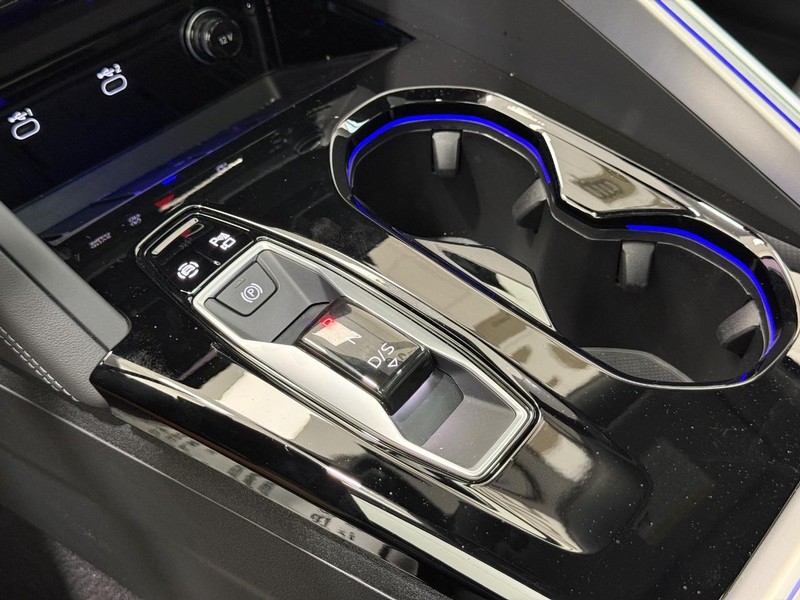 Audi Q5 Vehicle Full-screen Gallery Image 19