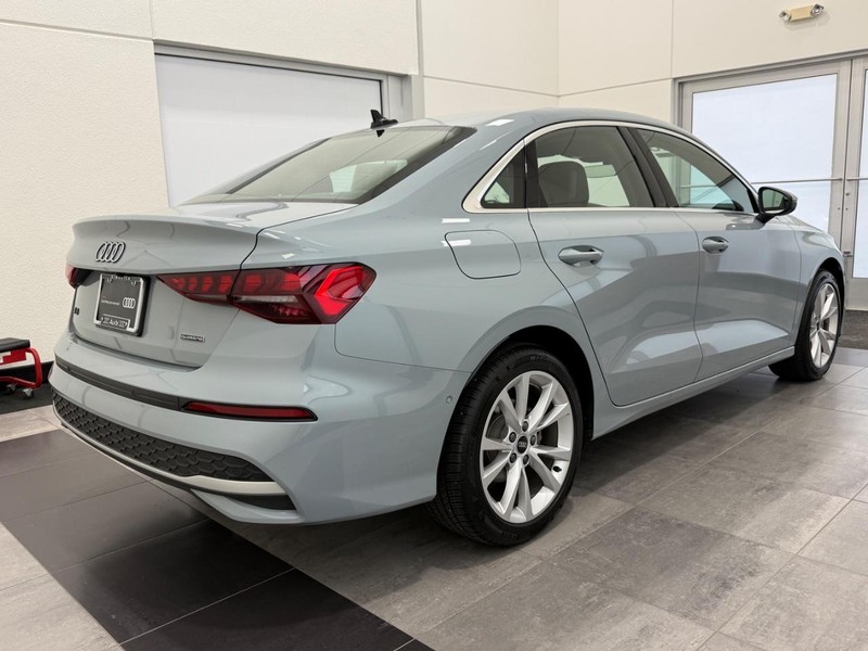 Audi A3 Vehicle Full-screen Gallery Image 02