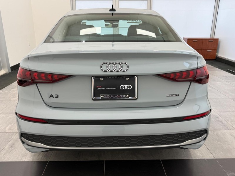 Audi A3 Vehicle Full-screen Gallery Image 03