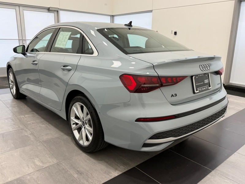 Audi A3 Vehicle Full-screen Gallery Image 04