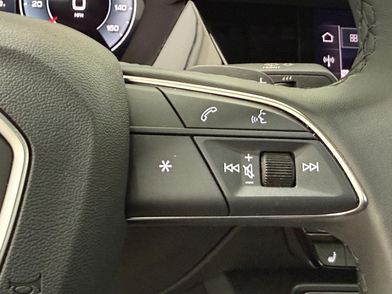 Audi A3 Vehicle Full-screen Gallery Image 14