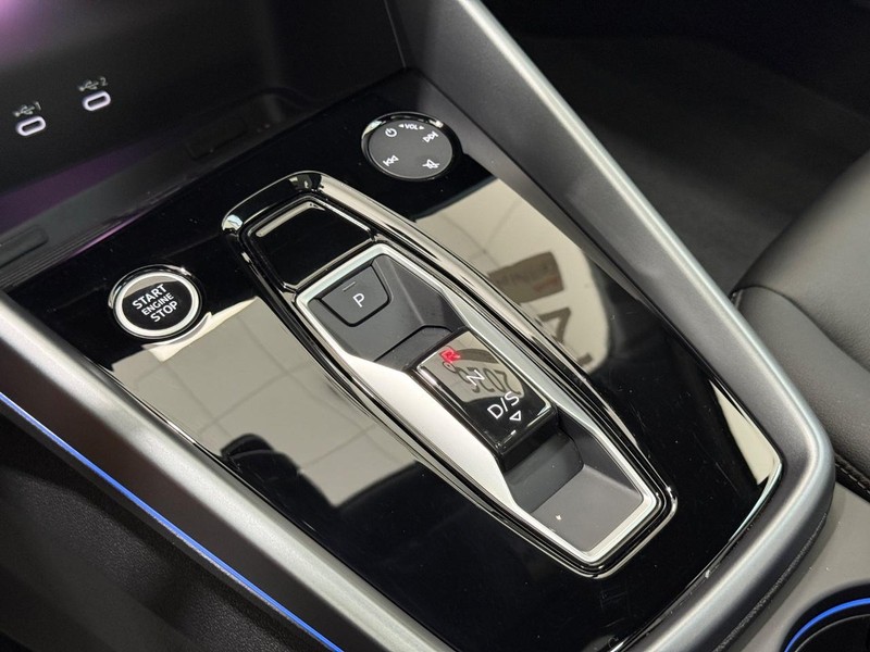 Audi A3 Vehicle Full-screen Gallery Image 18