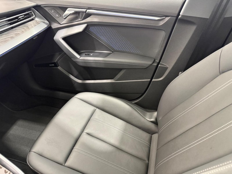 Audi A3 Vehicle Full-screen Gallery Image 19