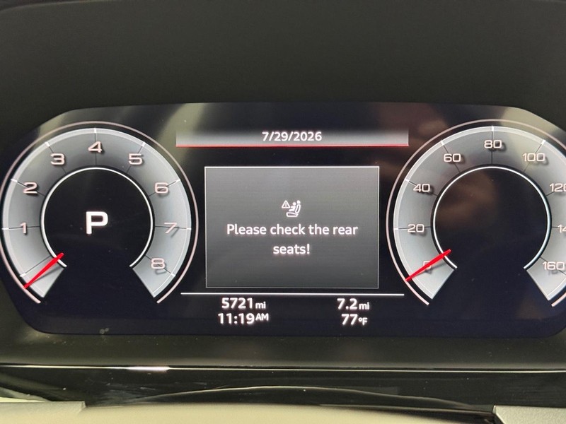 Audi A3 Vehicle Full-screen Gallery Image 21