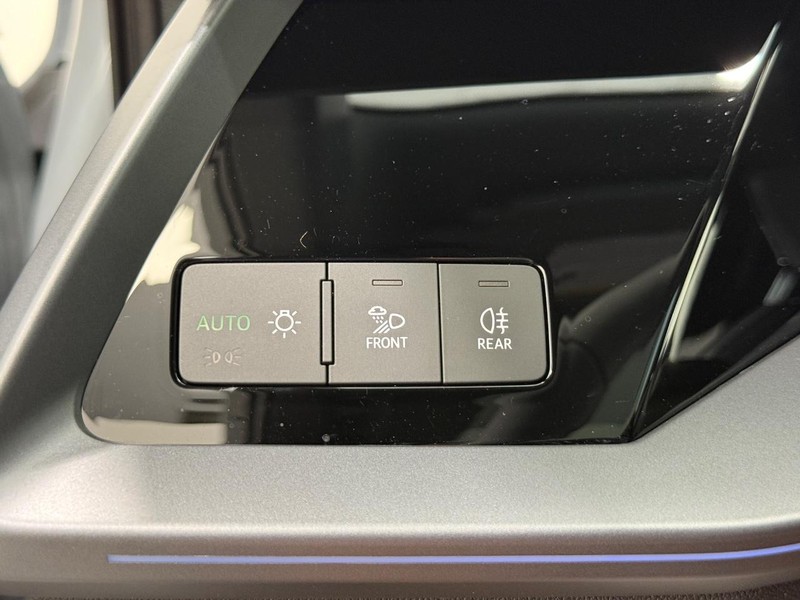 Audi A3 Vehicle Full-screen Gallery Image 22