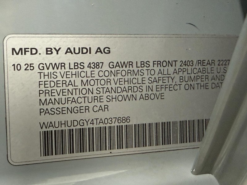 Audi A3 Vehicle Full-screen Gallery Image 27