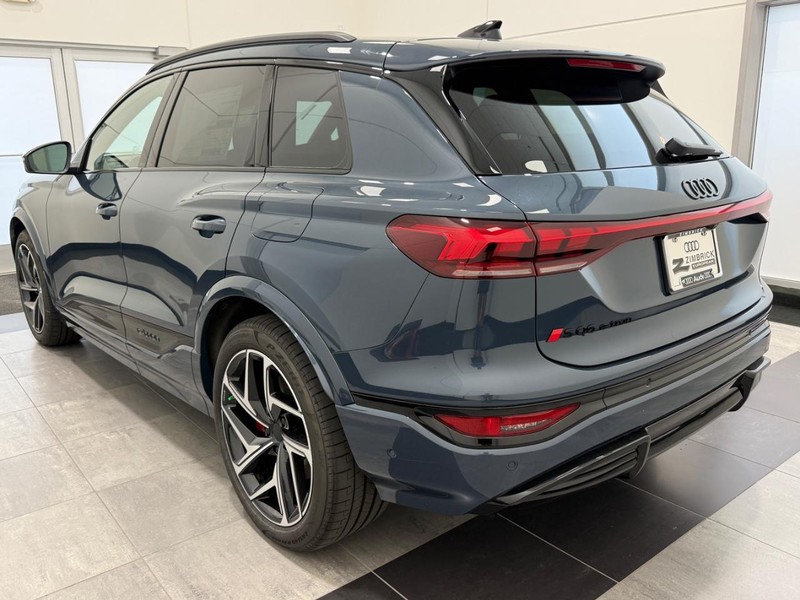 Audi SQ6 e-tron Vehicle Image 4