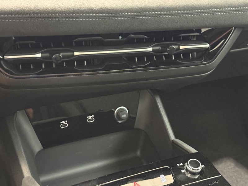 Audi SQ6 e-tron Vehicle Image 17
