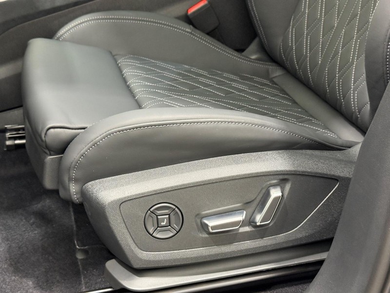 Audi SQ6 e-tron Vehicle Image 24