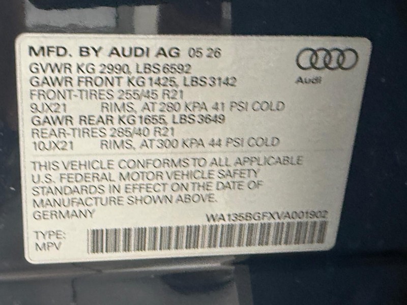 Audi SQ6 e-tron Vehicle Image 25