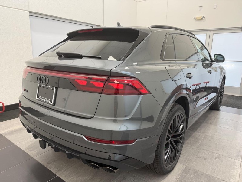 Audi SQ8 Vehicle Image 2