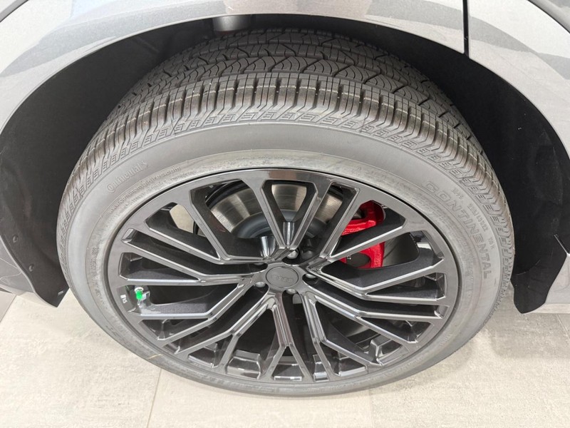 Audi SQ8 Vehicle Image 3
