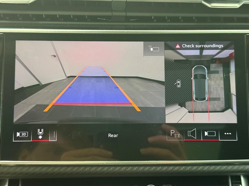 Audi SQ8 Vehicle Image 13