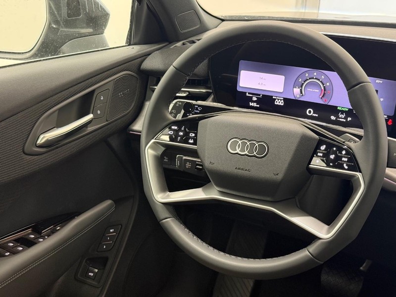 Audi Q3 Vehicle Image 8