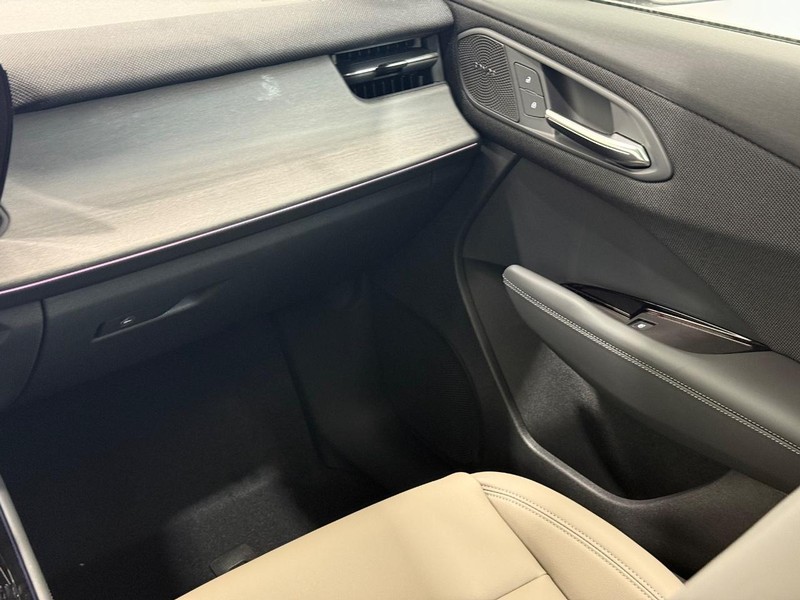 Audi Q3 Vehicle Image 9