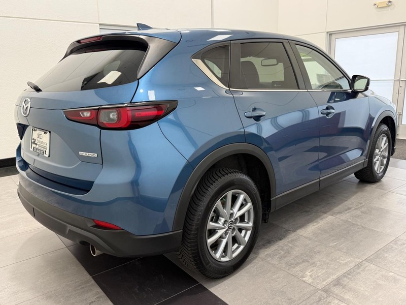 Mazda CX-5 Vehicle Image 2