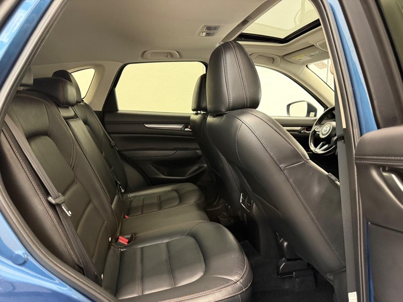Mazda CX-5 Vehicle Image 9