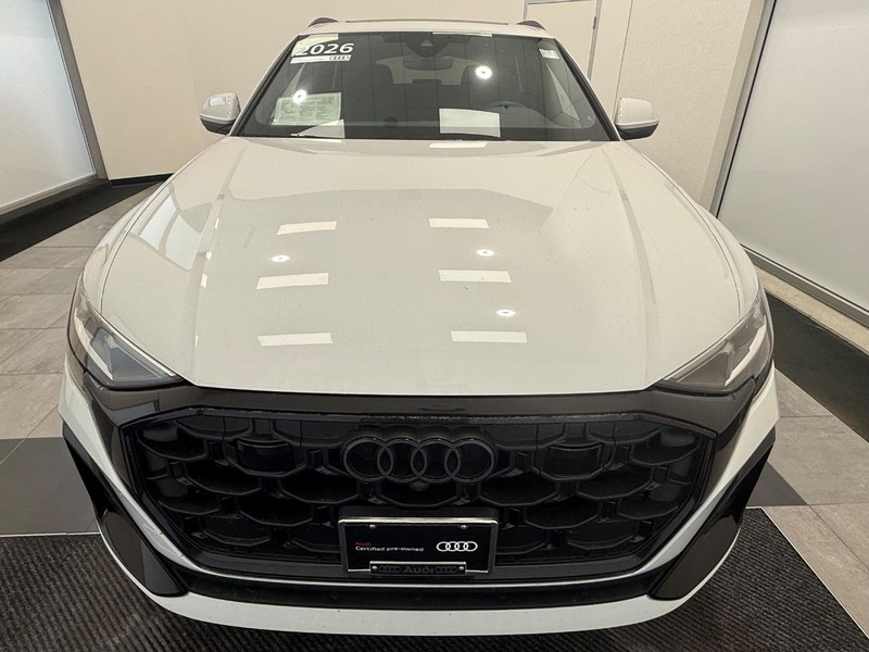Audi Q8 Vehicle Full-screen Gallery Image 07