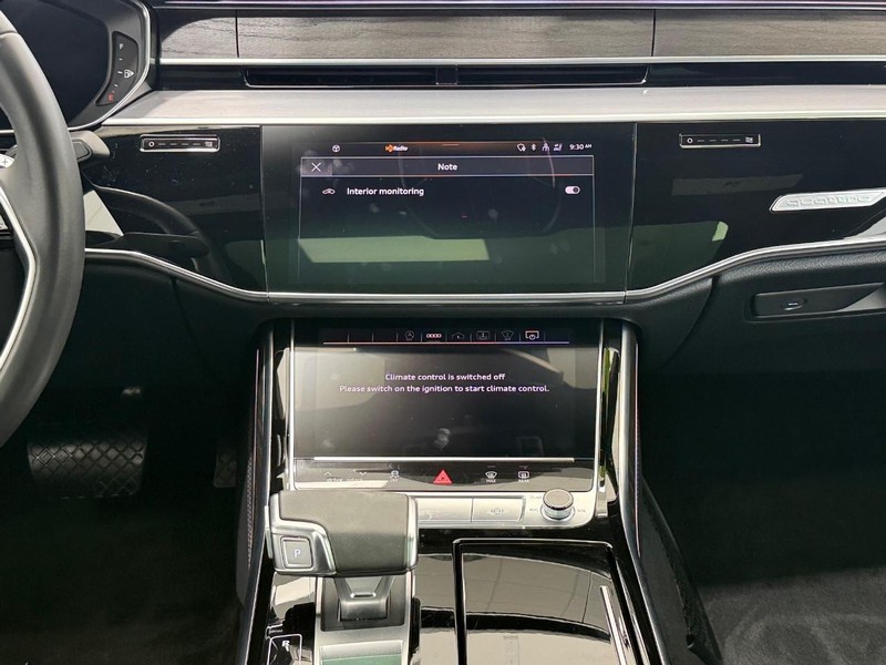 Audi A8 Vehicle Full-screen Gallery Image 10