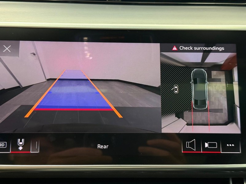 Audi A8 Vehicle Full-screen Gallery Image 18
