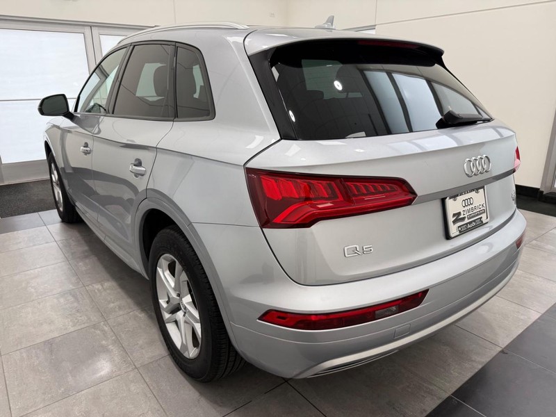 Audi Q5 Vehicle Image 4