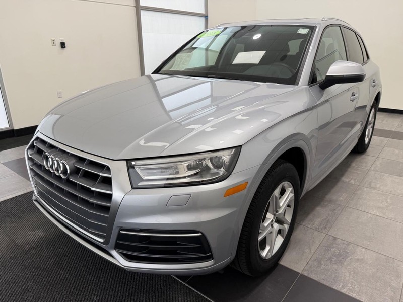 Audi Q5 Vehicle Image 6