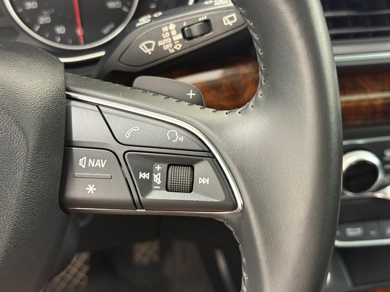 Audi Q5 Vehicle Image 16
