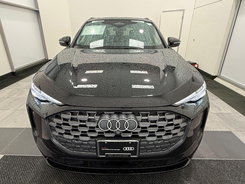 Audi Q5 Vehicle Full-screen Gallery Image 07