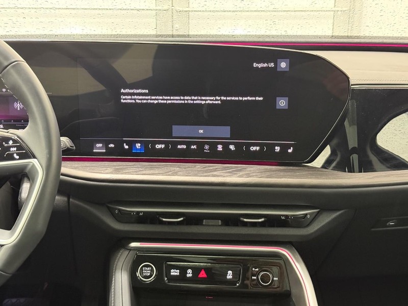 Audi Q5 Vehicle Full-screen Gallery Image 10