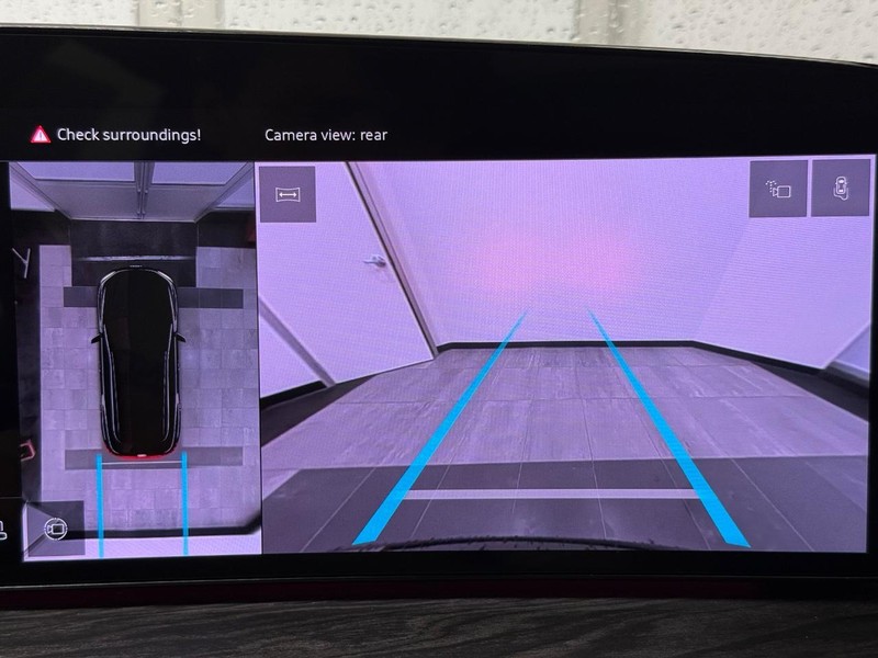 Audi Q5 Vehicle Full-screen Gallery Image 16