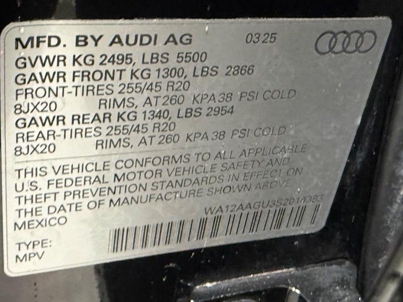 Audi Q5 Vehicle Full-screen Gallery Image 19