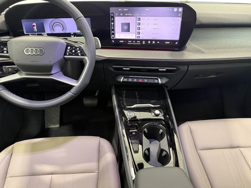 Audi Q3 Vehicle Image 5