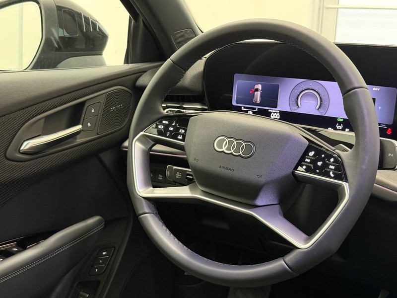 Audi Q3 Vehicle Image 7
