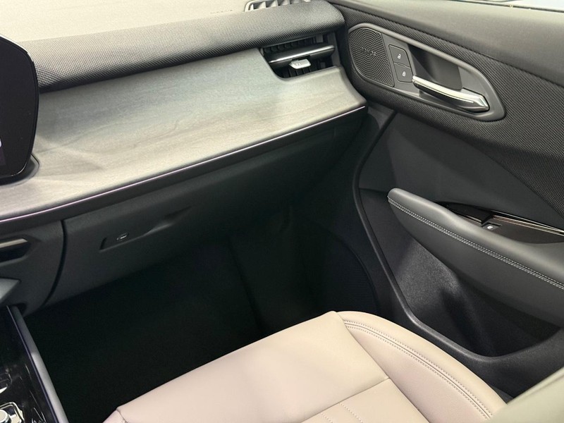 Audi Q3 Vehicle Image 8