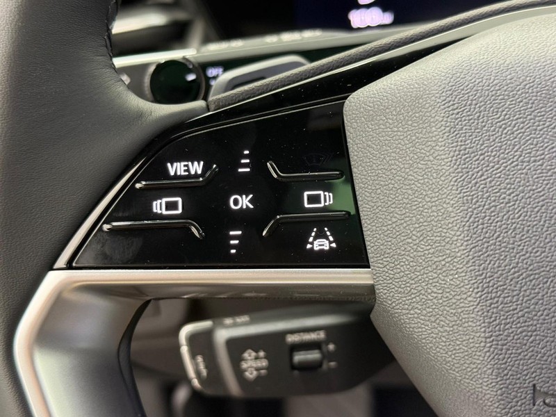 Audi Q3 Vehicle Image 9