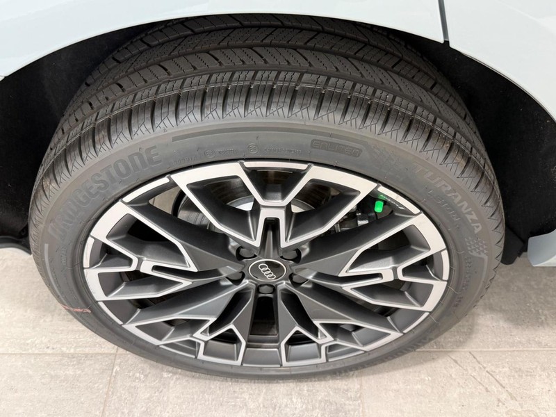 Audi Q3 Vehicle Image 3