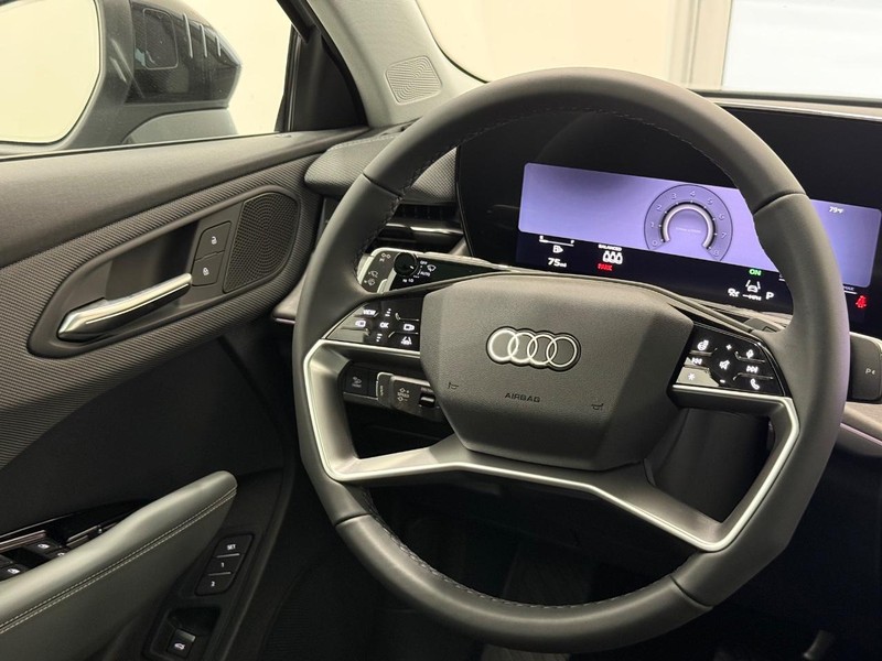 Audi Q3 Vehicle Image 7