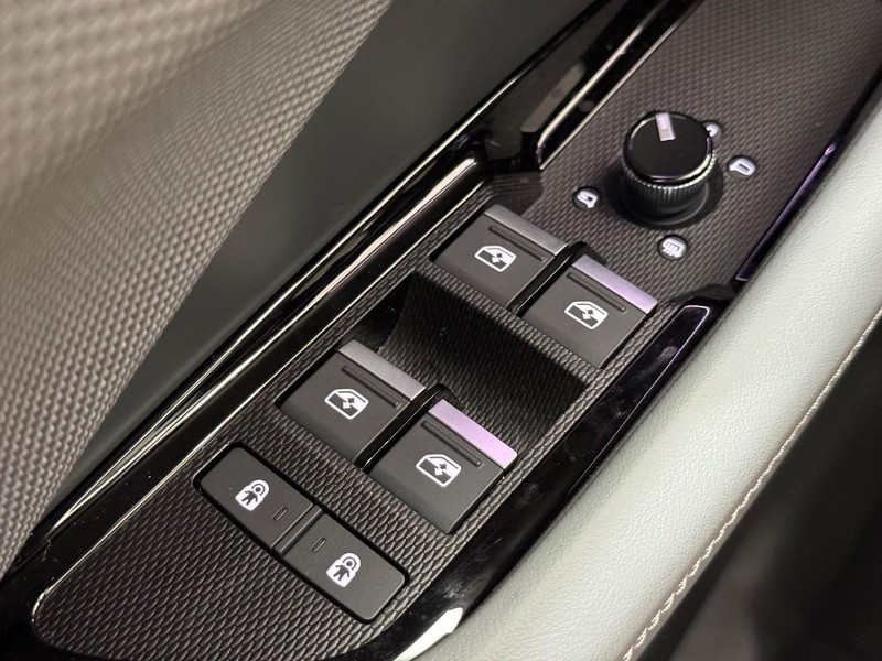 Audi Q3 Vehicle Image 14