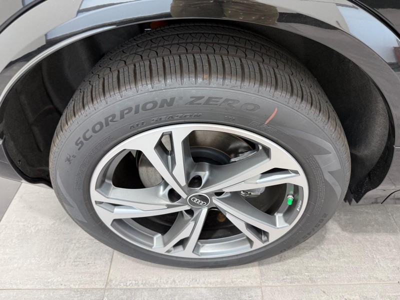 Audi Q6 e-tron Vehicle Image 3