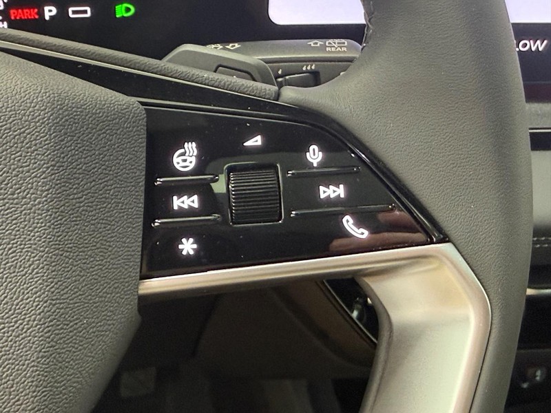Audi Q6 e-tron Vehicle Image 10