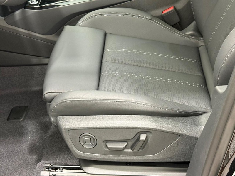 Audi Q6 e-tron Vehicle Image 14